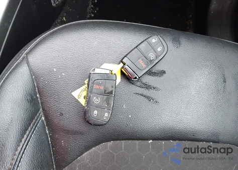 2021 Jeep Compass Latitude Fwd z USA, uszkodzony, nr VIN 3C4NJCBB7MT592525